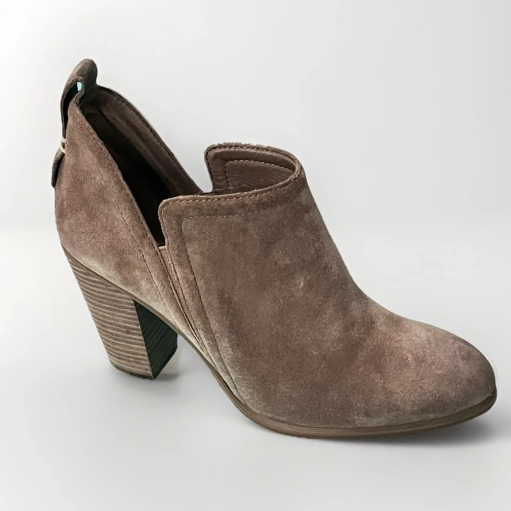 Vince Camuto Women's Francia
Ankle Boots Leather Suede Ankle Boots size  8.5 - Picture 3 of 11